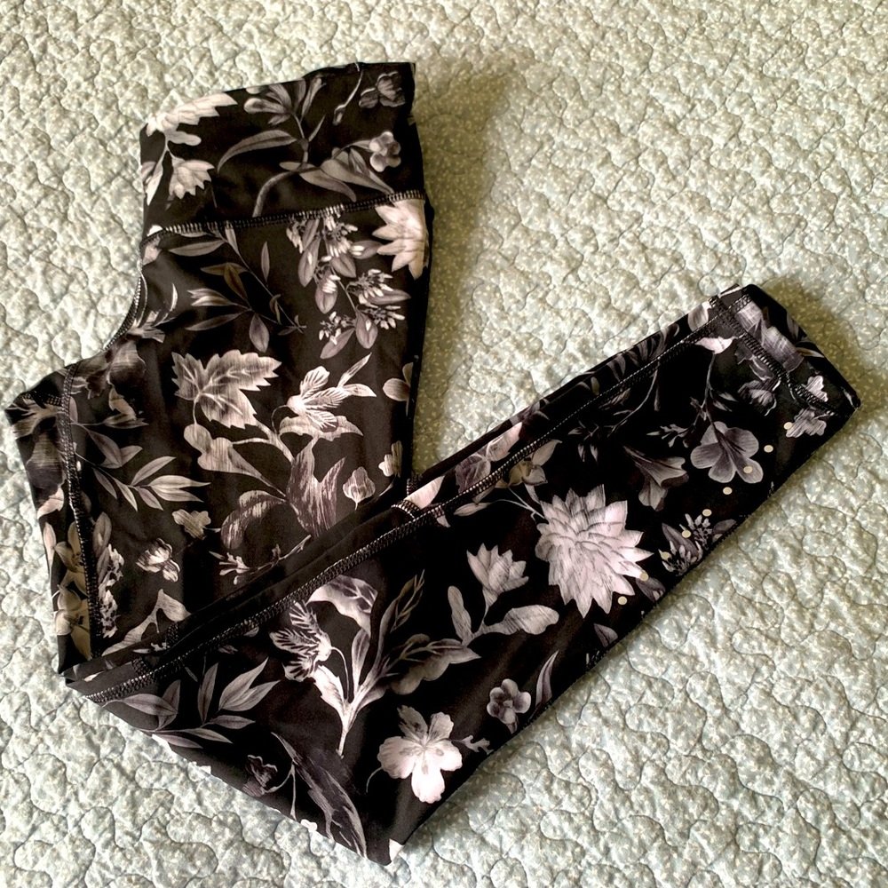 Old navy floral activewear leggings